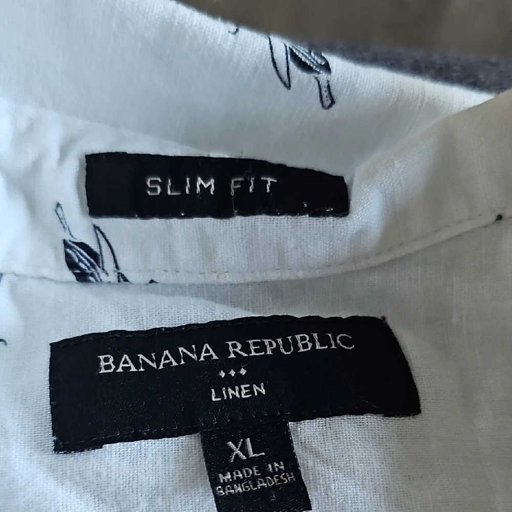 Turtle Banana Republic White Shirt  Short Sleeve Men Xlarge Button Casual Summer